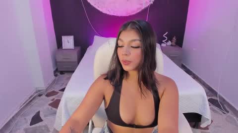 ShaniaDaniels online show from September 9, 9:25 pm