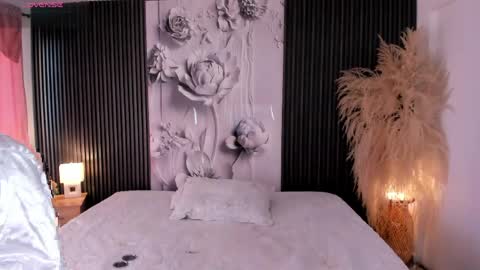 ShaniaDaniels online show from April 17, 9:40 pm