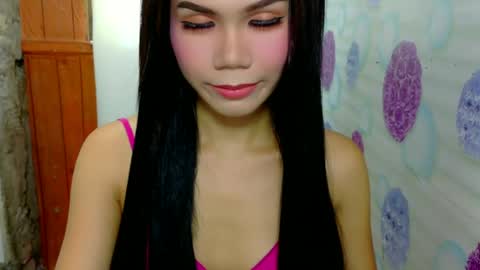 shanica_lee972385 online show from May 24, 2:27 am