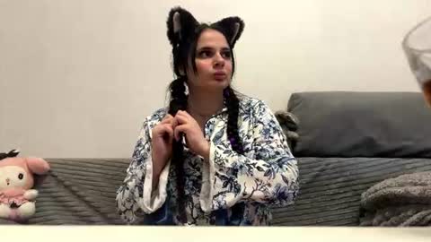 Snapshot of shannadirusso chatting on June 24, 7:29 am Helen online show from June 24, 7:29 am