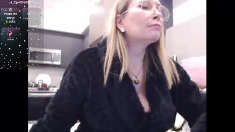 Shannon07 online show from December 22, 4:09 am