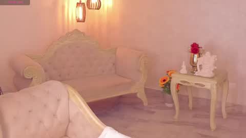 ShantallKnowles online show from July 3, 2:23 pm
