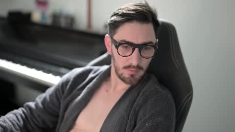 frenchy boy online show from November 11, 9:42 am