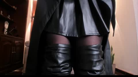 Sharith  online show from April 17, 3:26 pm