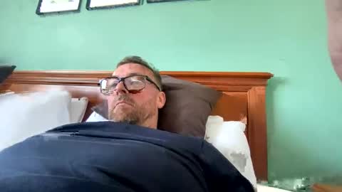 Sharksboy online show from April 21, 2:12 pm