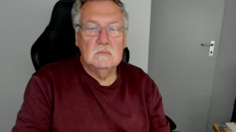 sharlots_pet online show from May 16, 10:36 am