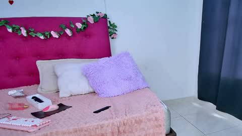 sharlott_3 online show from June 3, 2:33 pm