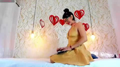 sharon_leather online show from April 18, 12:31 pm