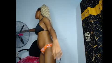 Snapshot of sharonlove8 chatting on June 29, 10:15 am sharon online show from June 29, 10:15 am