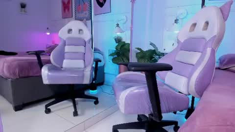 Sharon online show from June 11, 12:32 am