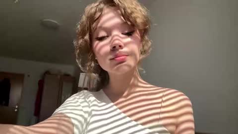 Elizabeth online show from May 5, 2:14 pm