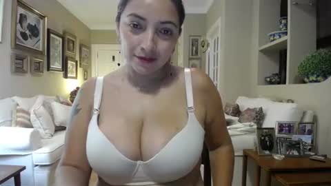 shayra online show from July 13, 9:39 pm