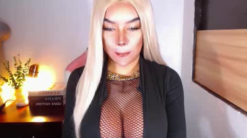 sheenafrost online show from March 6, 6:59 pm