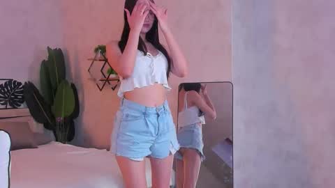 Snapshot of shei1a_shy chatting on March 25, 10:21 am Amely online show from March 25, 10:21 am