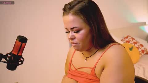 Snapshot of sheilla_queen chatting on February 28, 3:35 pm sheilla_queen online show from February 28, 3:35 pm