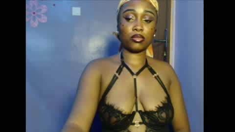 Favour online show from July 6, 3:14 pm