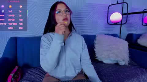 Snapshot of sherydan_love chatting on February 11, 11:21 am mia online show from February 11, 11:21 am