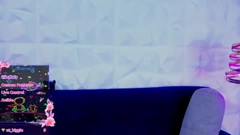 Snapshot of sherydan_love chatting on February 13, 11:26 pm mia online show from February 13, 11:26 pm