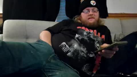 Snapshot of shifty885 chatting on January 8, 10:12 pm shifty885 online show from January 8, 10:12 pm