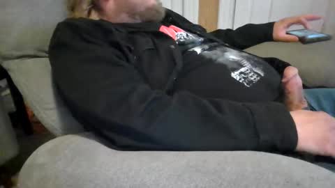 Snapshot of shifty885 chatting on March 3, 1:01 am shifty885 online show from March 3, 1:01 am