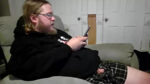 Snapshot of shifty885 chatting on March 16, 11:20 pm shifty885 online show from March 16, 11:20 pm