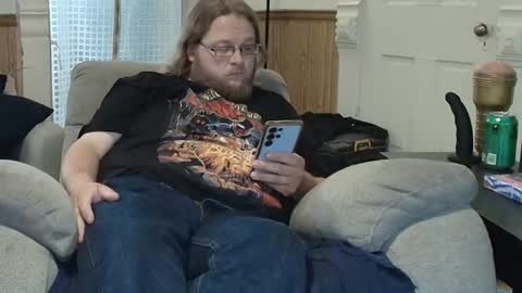Snapshot of shifty885 chatting on June 27, 8:14 pm shifty885 online show from June 27, 8:14 pm