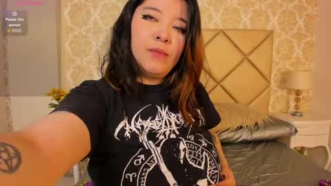 Shiiro   online show from May 27, 1:57 am