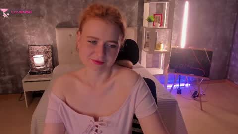 Snapshot of shiny_lisss chatting on June 30, 1:39 am Lisa online show from June 30, 1:39 am