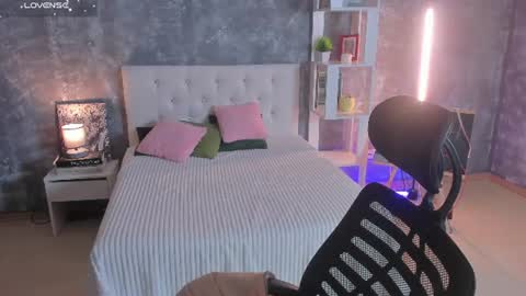 Snapshot of shiny_lisss chatting on August 2, 2:21 am Lisa online show from August 2, 2:21 am
