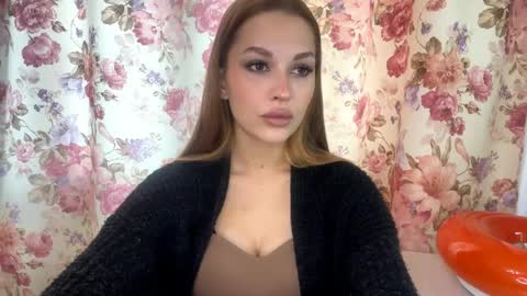 Snapshot of shirleepoma chatting on April 22, 6:16 am Joli online show from April 22, 6:16 am