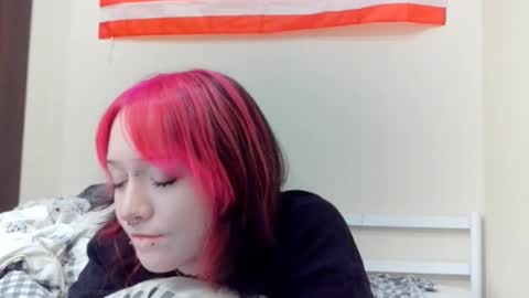 Snapshot of shirleyboulet chatting on February 17, 8:04 pm Luna online show from February 17, 8:04 pm