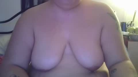 shndra32 online show from October 26, 9:42 pm