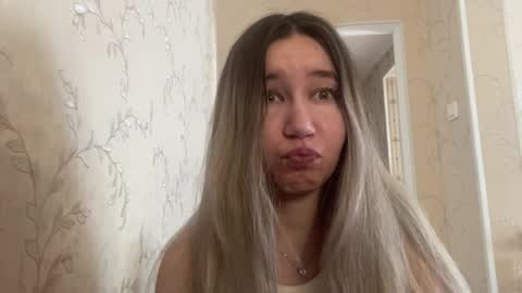 Snapshot of shondrafridlington chatting on April 10, 10:09 am Kalisa online show from April 10, 10:09 am