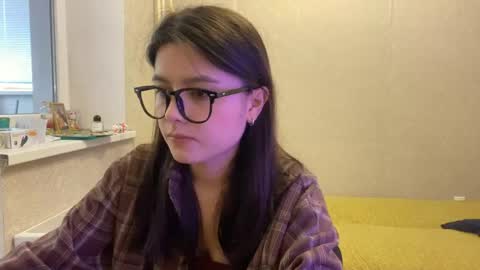 Marie online show from May 27, 1:19 pm