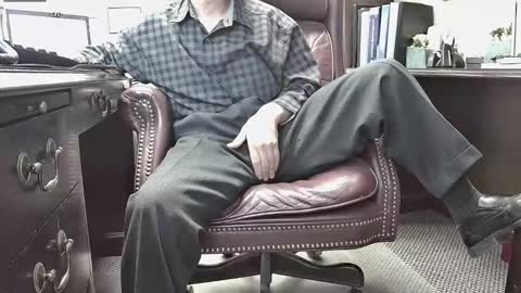 nikolas send dm for an appointment online show from January 7, 5:37 pm