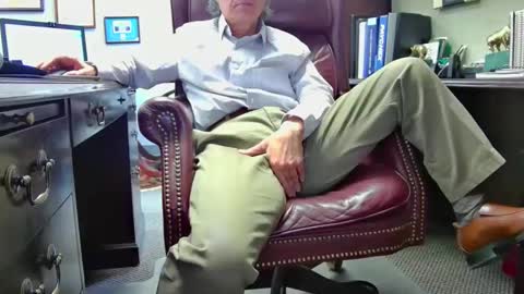 nikolas send dm for an appointment online show from April 8, 4:18 pm