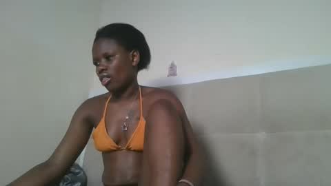 Snapshot of shortnswee254 chatting on March 4, 1:06 pm shortnswee254 online show from March 4, 1:06 pm