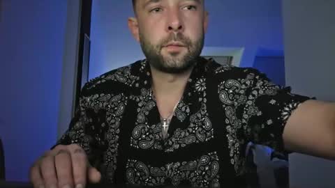 Snapshot of shouu516564 chatting on April 5, 7:33 pm shouu516564 online show from April 5, 7:33 pm