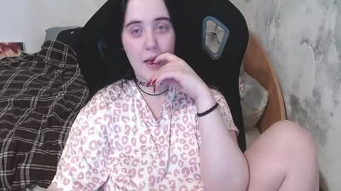 Snapshot of show_for_you chatting on June 10, 12:00 am show_for_you online show from June 10, 12:00 am