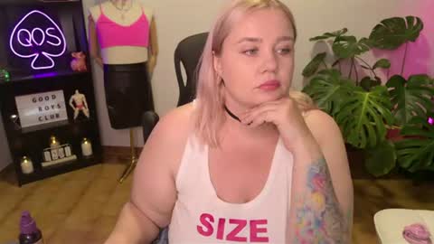 Mimi   online show from July 20, 3:58 pm