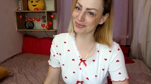 shy_girl80 online show from February 1, 5:11 pm