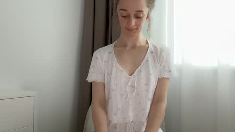 Snapshot of shy_schoolgirl_ chatting on May 8, 8:08 am shy_schoolgirl_ online show from May 8, 8:08 am