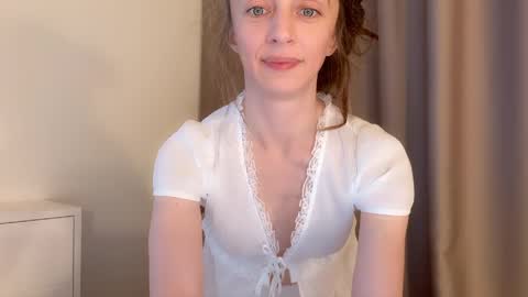 Snapshot of shy_schoolgirl_ chatting on May 18, 6:36 pm shy_schoolgirl_ online show from May 18, 6:36 pm