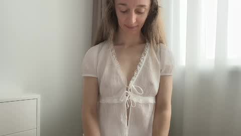 Snapshot of shy_schoolgirl_ chatting on May 20, 8:20 am shy_schoolgirl_ online show from May 20, 8:20 am