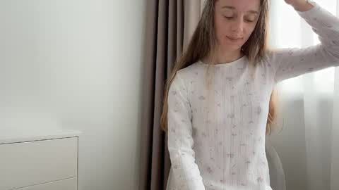 Snapshot of shy_schoolgirl_ chatting on May 30, 9:28 am shy_schoolgirl_ online show from May 30, 9:28 am