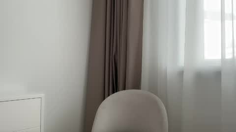 Snapshot of shy_schoolgirl_ chatting on June 4, 6:52 am shy_schoolgirl_ online show from June 4, 6:52 am