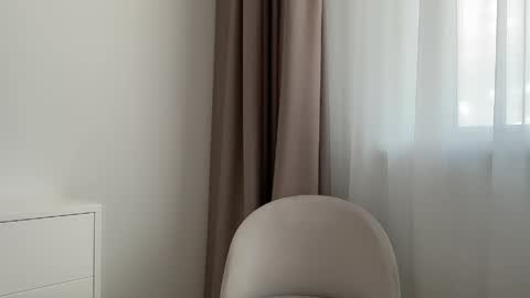 Snapshot of shy_schoolgirl_ chatting on June 7, 4:55 pm shy_schoolgirl_ online show from June 7, 4:55 pm