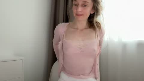 Snapshot of shy_schoolgirl_ chatting on June 15, 2:52 pm shy_schoolgirl_ online show from June 15, 2:52 pm