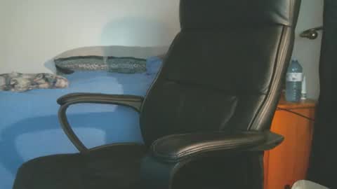 shyboyhugecum2020 online show from March 31, 3:08 am