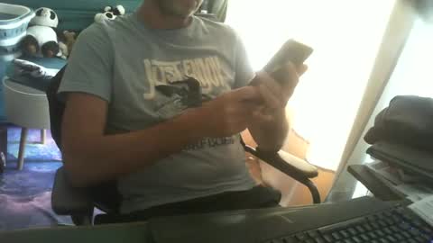 Snapshot of shyfrenchcock chatting on June 20, 11:57 am shyfrenchcock online show from June 20, 11:57 am